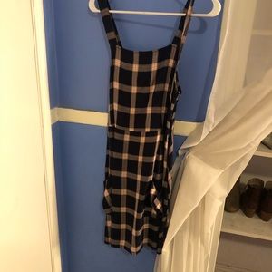 AE Jumper Dress Size M W/ pockets